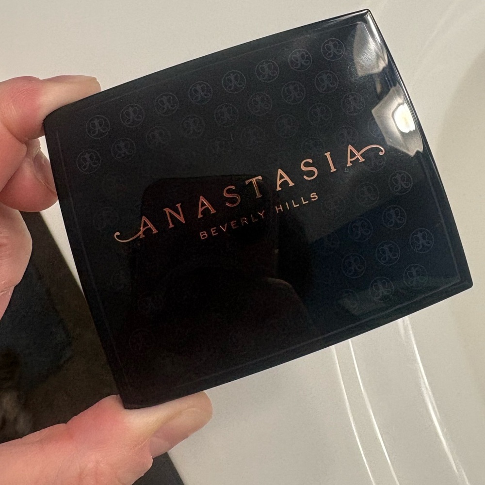 Anastasia Powder Bronzer - Picture 3 of 6